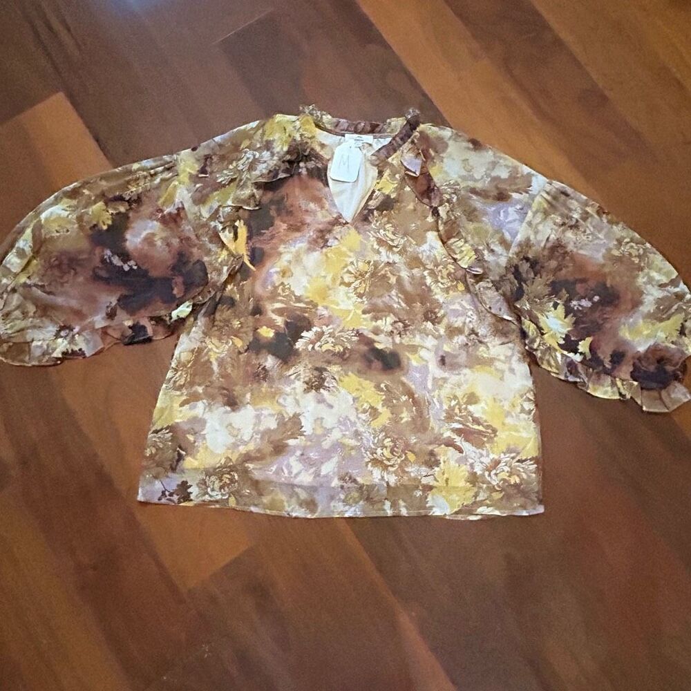 Entro women’s brown pattern ruffled long‎ sleeve blouse size medium NWT